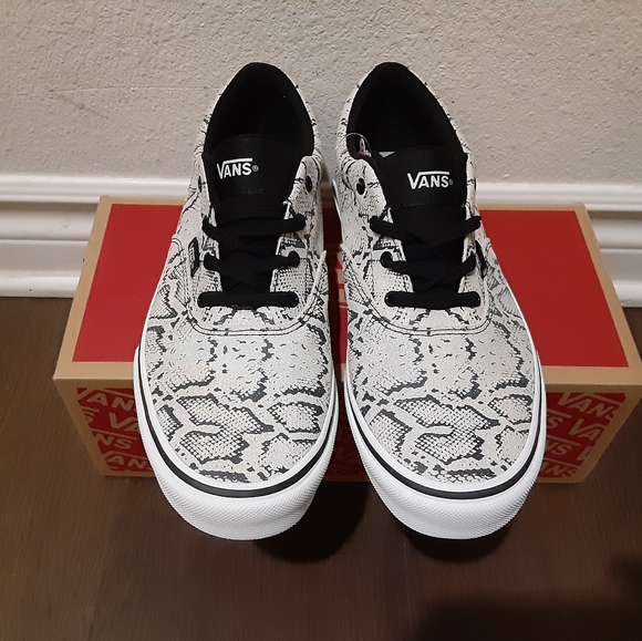 Vans - Picture 4 of 4